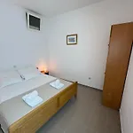 Dolac 4*