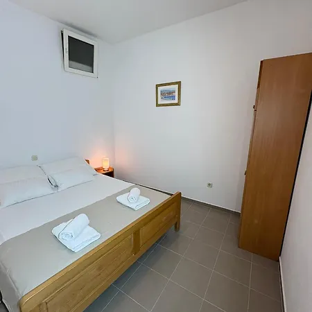 Dolac 4*